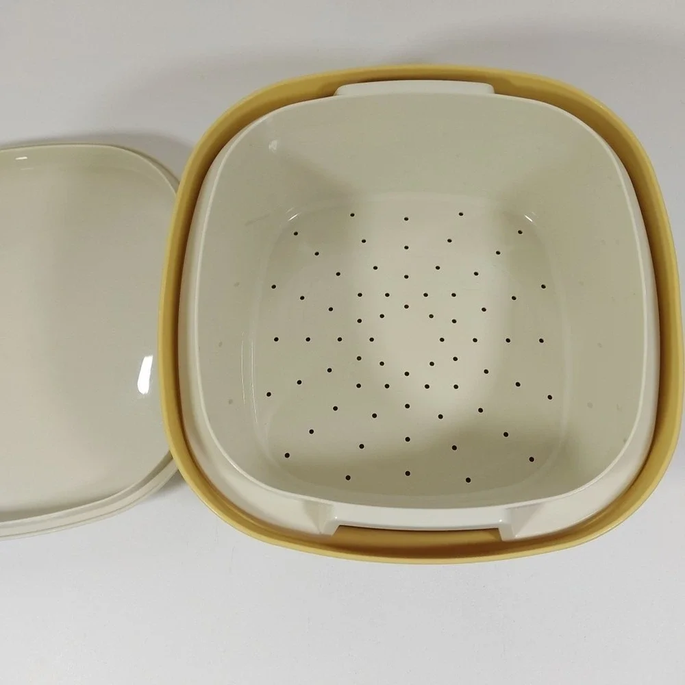 Tupperware Steam & Store 888-10 w/ Lid‎ & 889-10 Harvest Gold